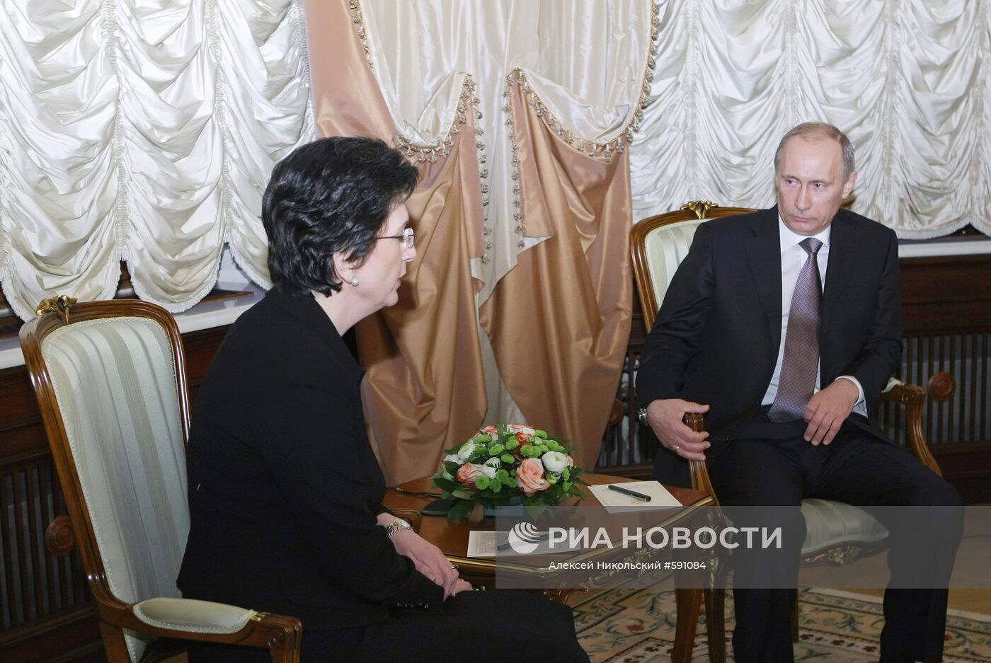 Владимир Путин встретился с Нино Бурджанадзе в Москве