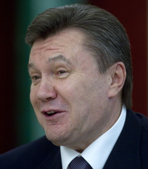 В.Янукович