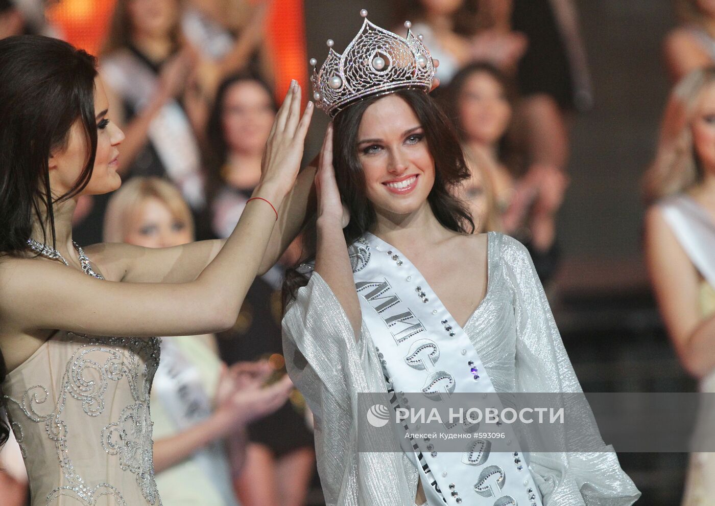 The real miss. Ирина Антоненко Мисс Россия 2010. Ирина Антоненко Мисс мира 2010. Ирина Антоненко Мисс Россия. Королева красоты 2010 Ирина Антоненко.