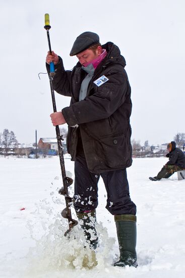 Участник рыболовного фестиваля "Чкаловская рыбалка-2010"