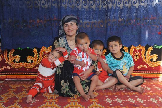 Жительница Айниского района Таджикистана