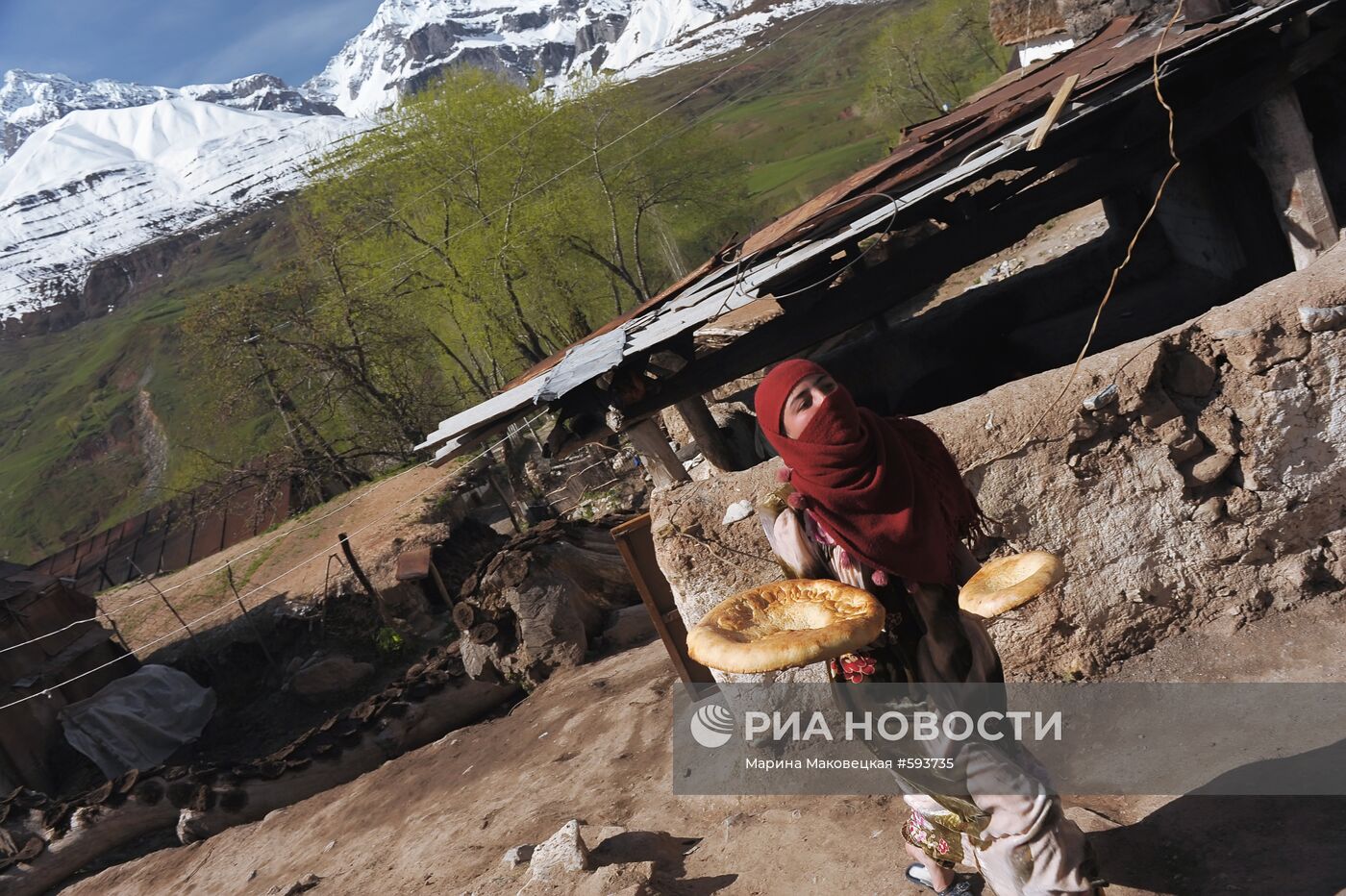 Жительница Айнийского района Таджикистана