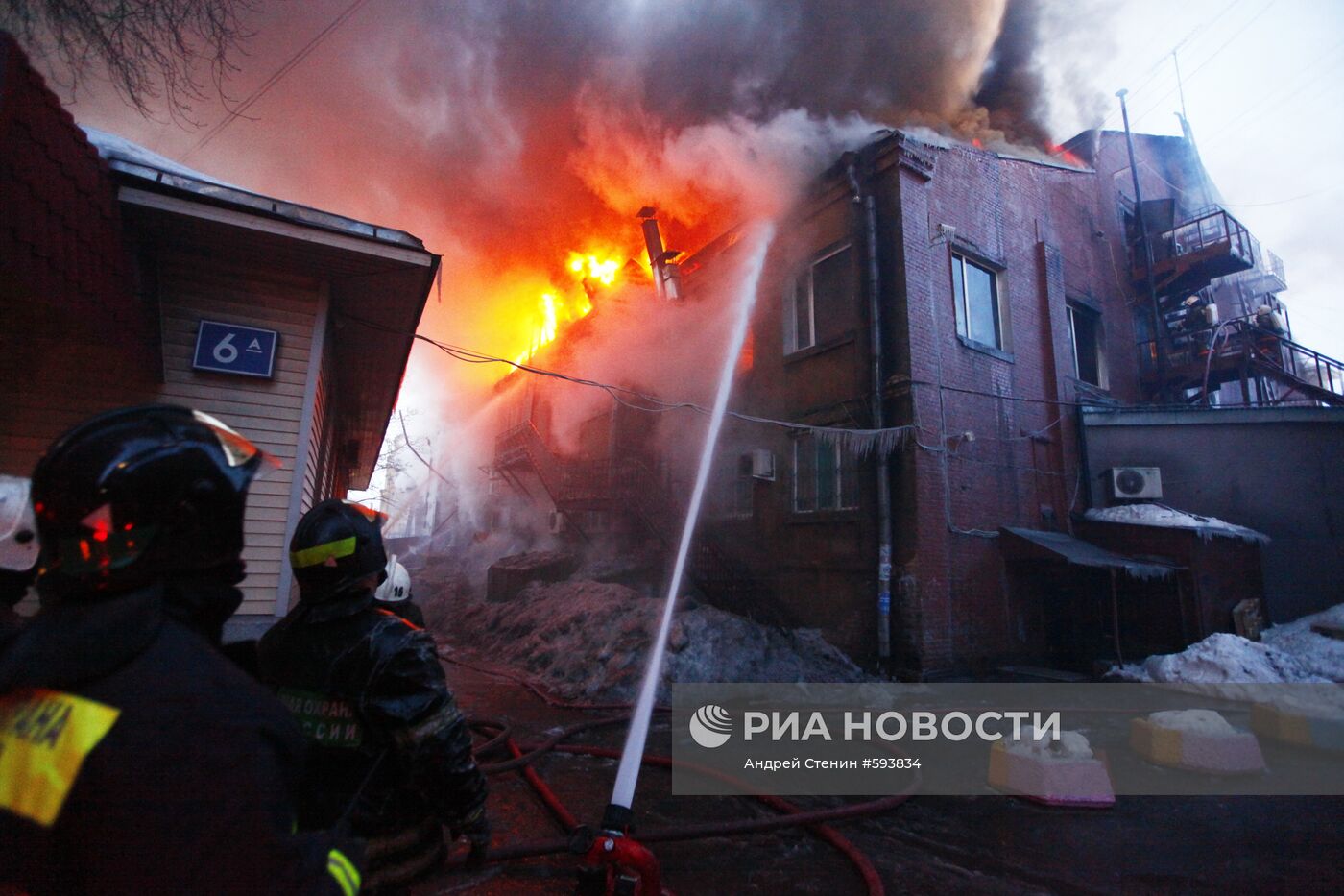 Пожар в московском ночном клубе "Опера"
