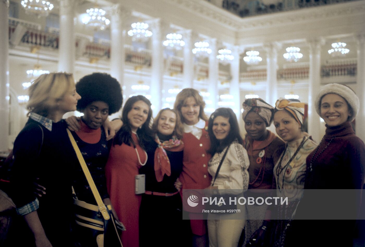 Всемирная встреча девушек в Москве