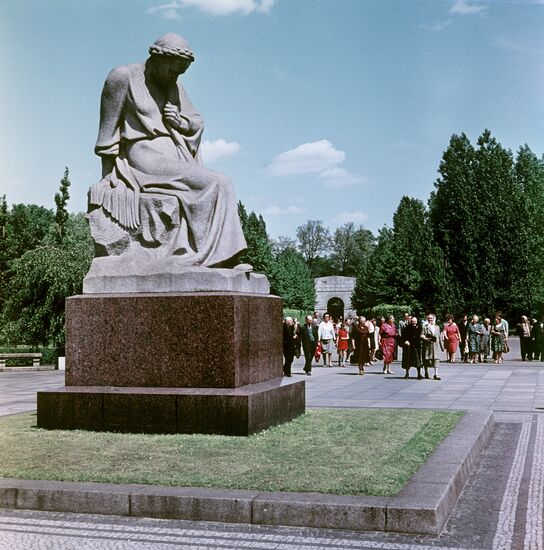 Мемориальный комплекс в Трептов-парке