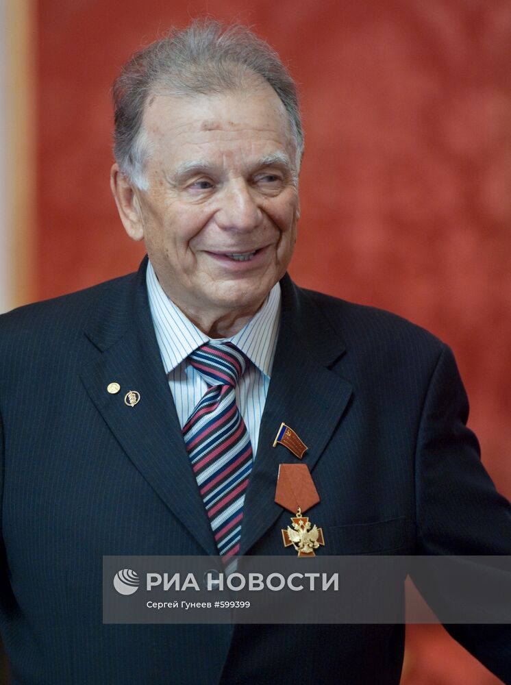 Жорес Алферов