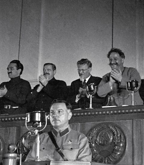 ВОРОШИЛОВ МИКОЯН АНДРЕЕВ КАЛИНИН ОРДЖОНИКИДЗЕ 2-Й СЪЕЗД КОЛХОЗНИ