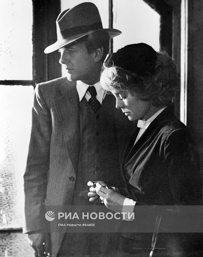 КОСТОЛЕВСКИЙ БЕЛОХВОСТИКОВА "ТЕГЕРАН-43"