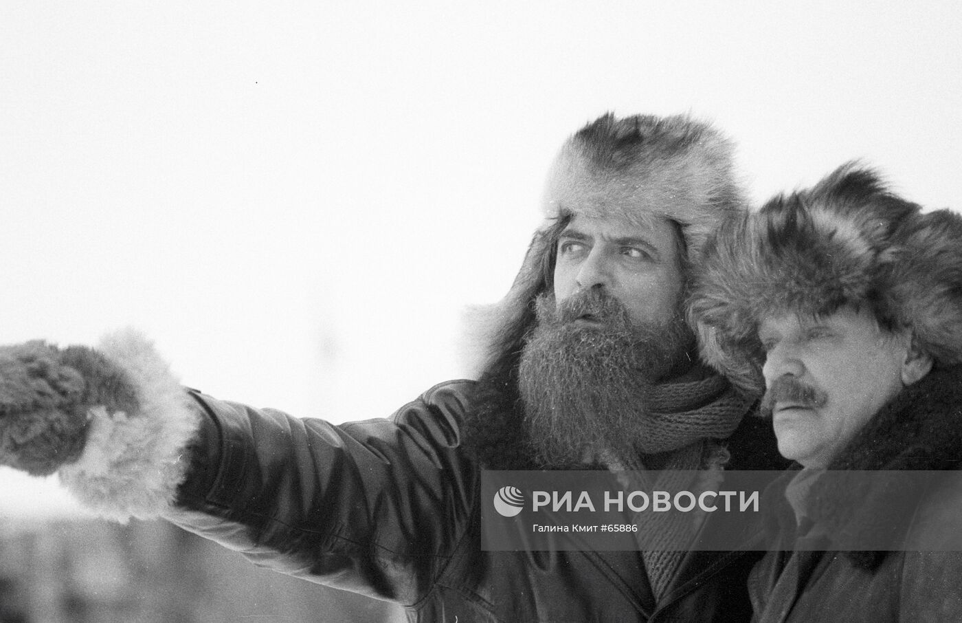 ЛАЗАРЕВ ВЕЛЬЯМИНОВ СЪЕМКА ФИЛЬМ "ЧЕЛЮСКИНСКАЯ ЭПОПЕЯ"