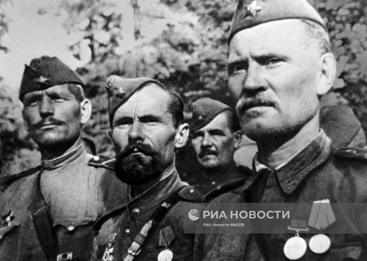 Бойцы Красной Армии в дни Великой Отечественной войны