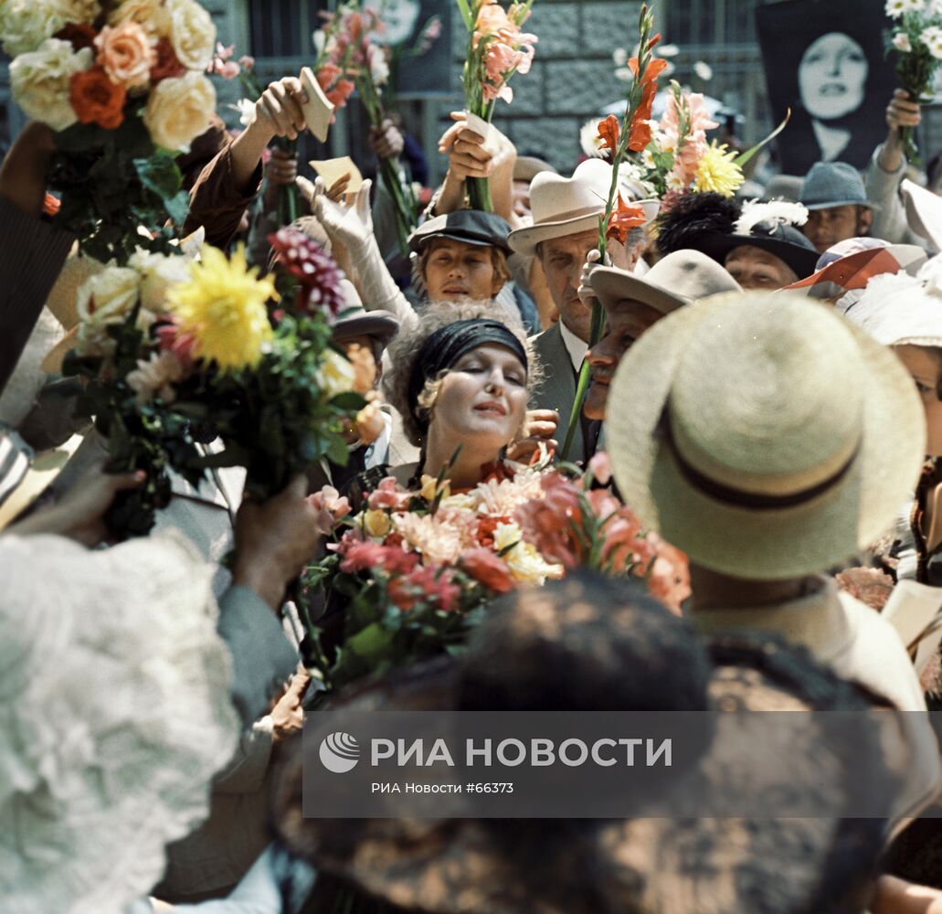 Елена Соловей в фильме "Раба любви"