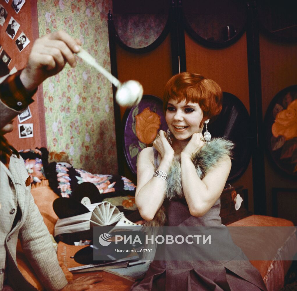 Наталья Воробьева в фильме "Двенадцать стульев"