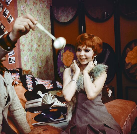 Наталья Воробьева в фильме "Двенадцать стульев"