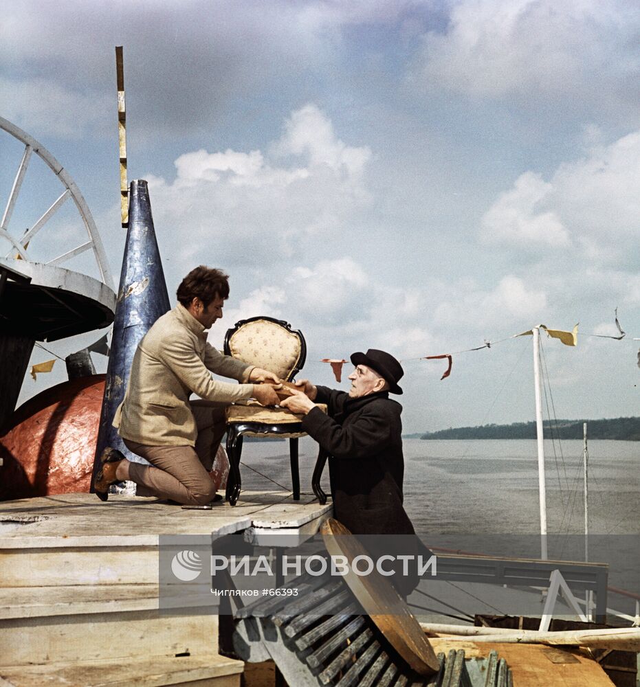 ФИЛЬМ "ДВЕНАДЦАТЬ СТУЛЬЕВ" ГОМИАШВИЛИ ФИЛИППОВ