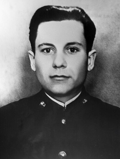 ПОПОВИЧ ЛЕТЧИК-КОСМОНАВТ