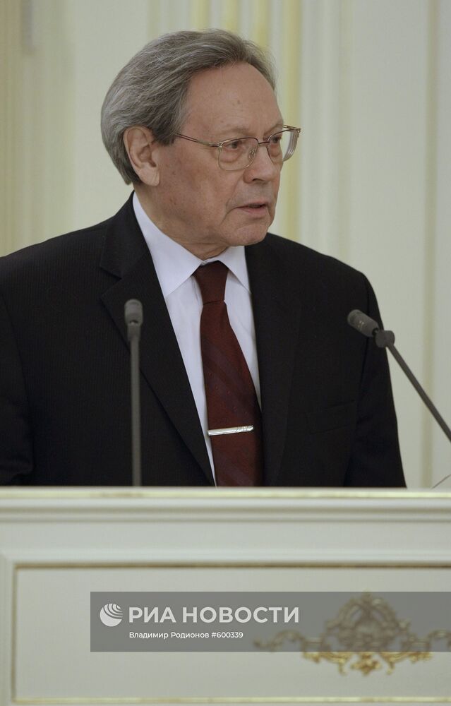 Николай Лаверов