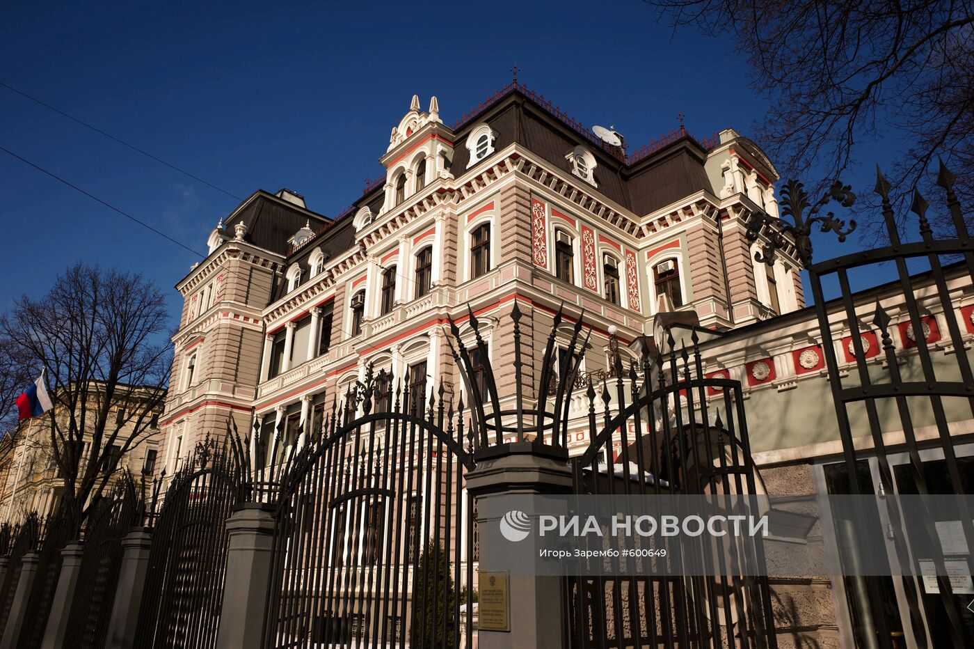 Здание Российского посольства в Латвии
