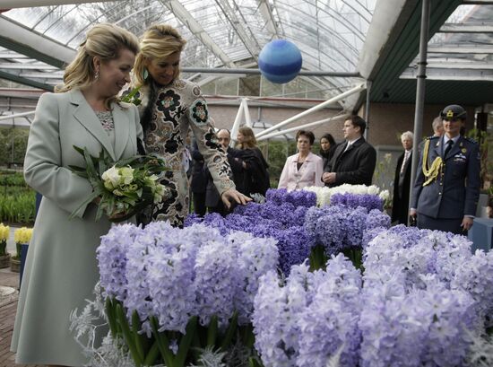 Светлана Медведева открыла выставку цветов под Амстердамом