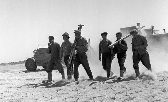 Механизаторы треста "Кзылордаводстрой"