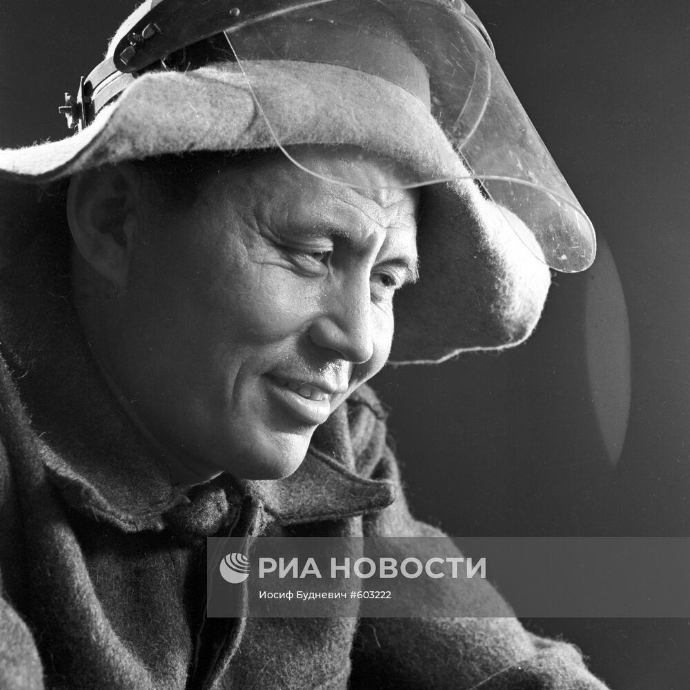 Передовик Усть-Каменогорского комбината