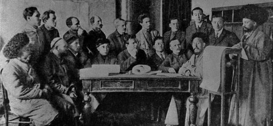 Подписание экономического договора между ХНСР, БНСР и РСФСР