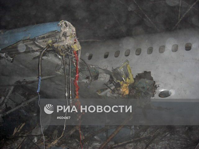 Самолет авиакомпании "Авиастар-Ту" совершил аварийную посадку