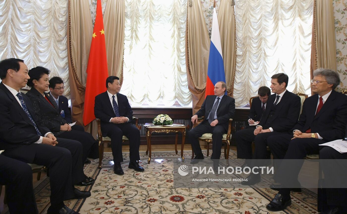 Владимир Путин встретился с Си Цзиньпином в Москве