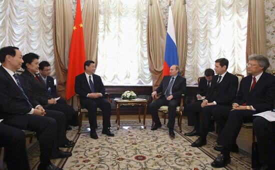 Владимир Путин встретился с Си Цзиньпином в Москве