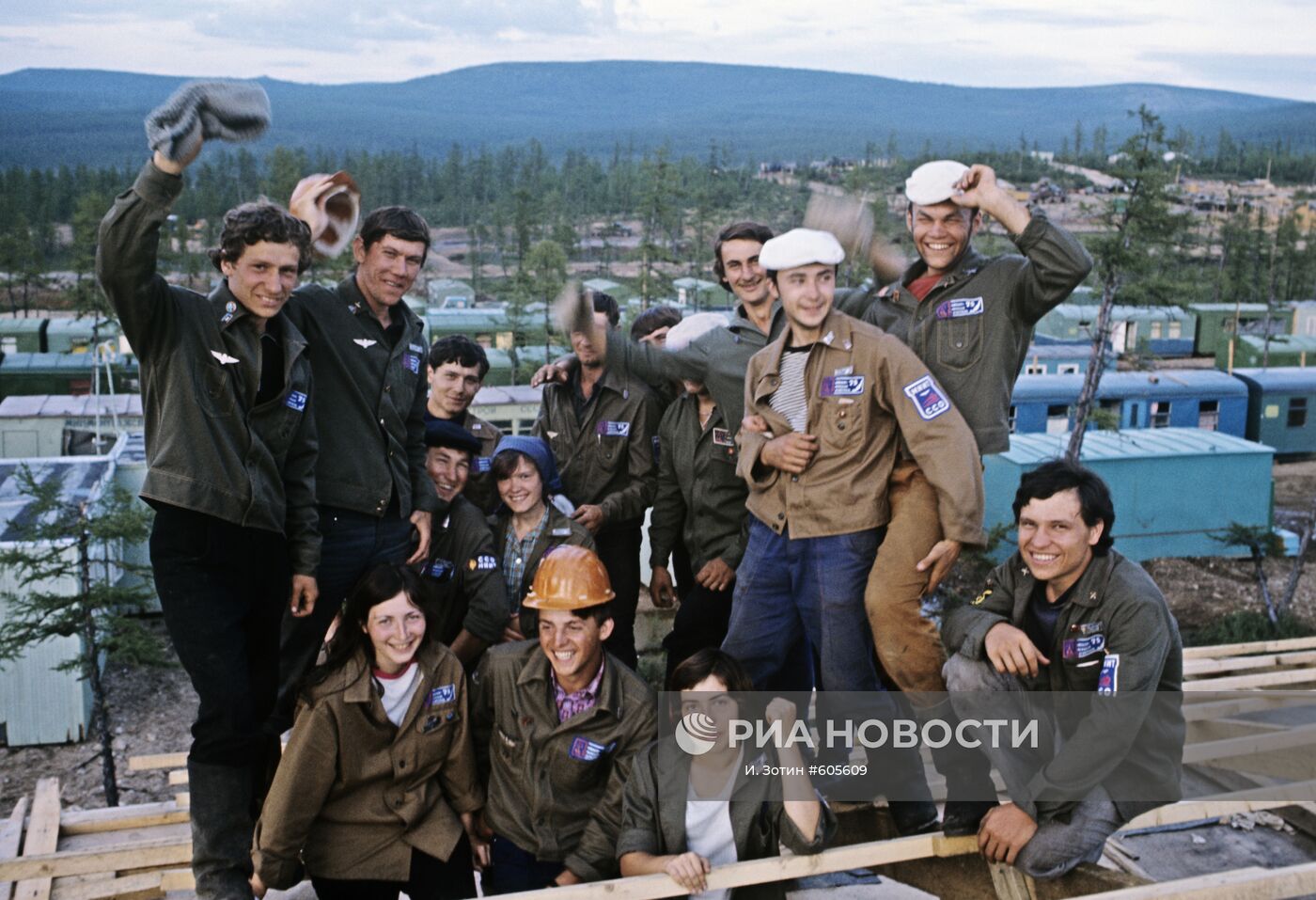 1974 год стройка века хабаровский край. Байкало-Амурская магистраль (1974-1984). Строители БАМА. БАМ 1974. Одежда Строителей БАМА.