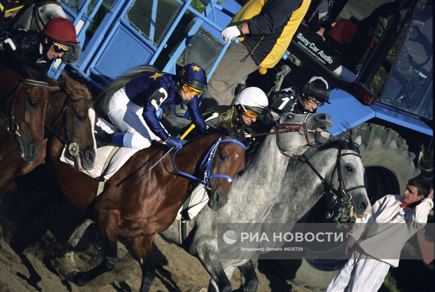 Скачки на ипподроме