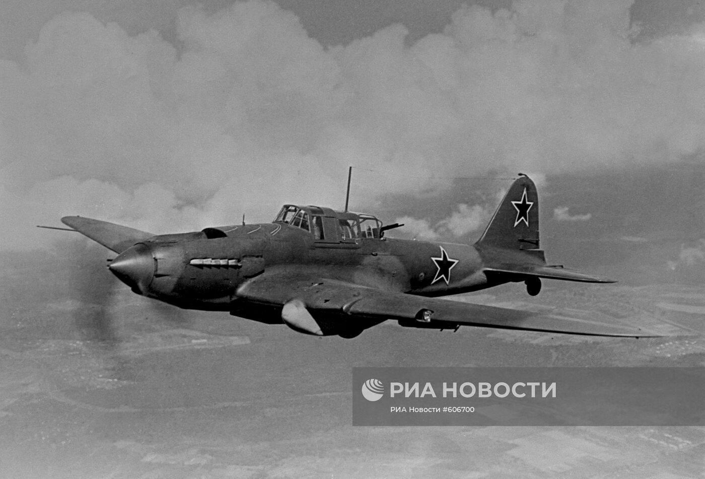 Штурмовик-бомбардировщик "Ил-2"
