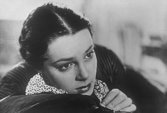 Элина Быстрицкая