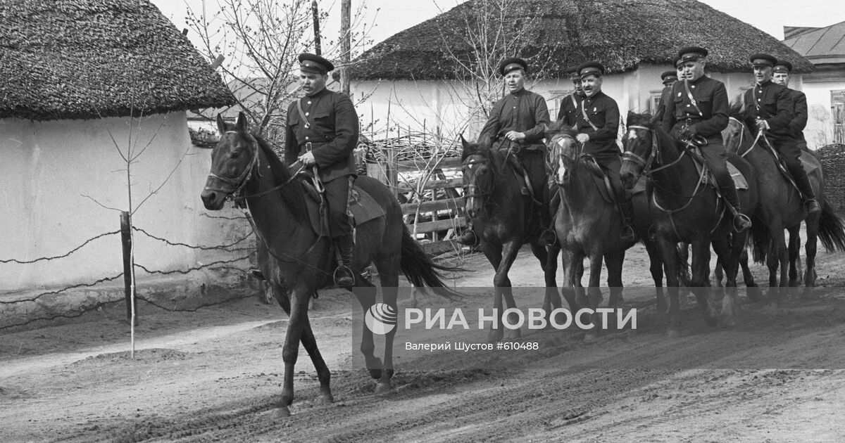 Казаки 1975. Донские казаки станица Вешенская. Казаки Вешенская станица Вешенская. Казаки станицы Вешенской. Казаки Вешенской станицы Ломакин ф..