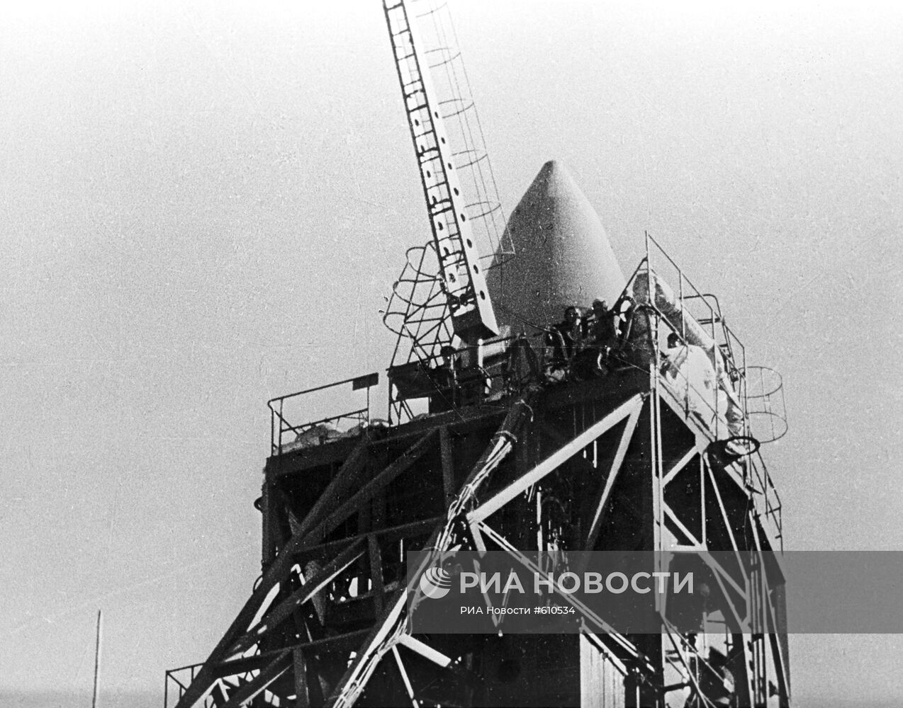 Советский пилотируемый космический корабль "Восход-2" на старте