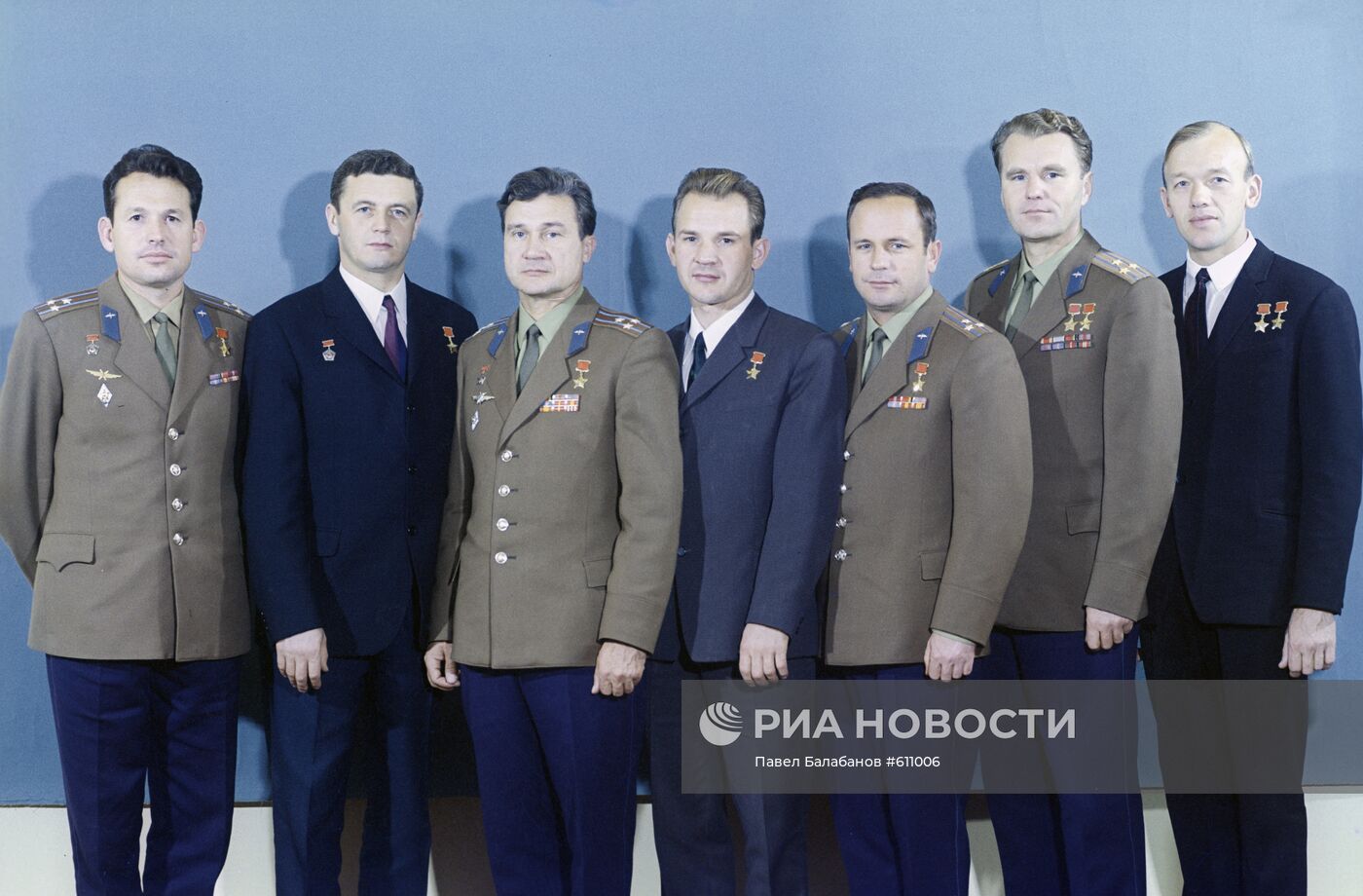 Космонавты