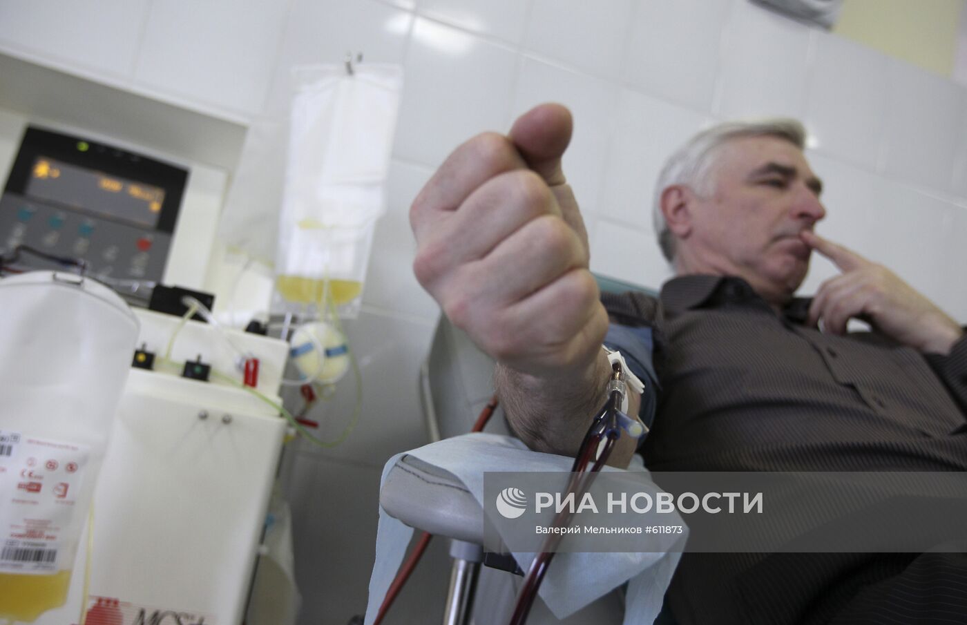 Москвичи сдают кровь для пострадавших от взрывов в метро
