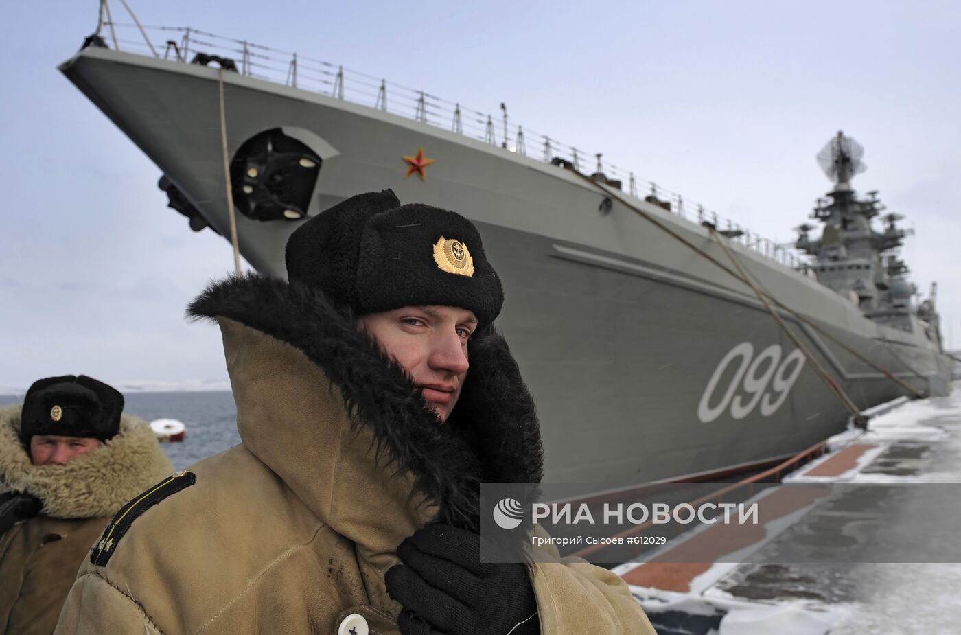 Атомный ракетный крейсер "Петр Великий" вышел в очередной поход