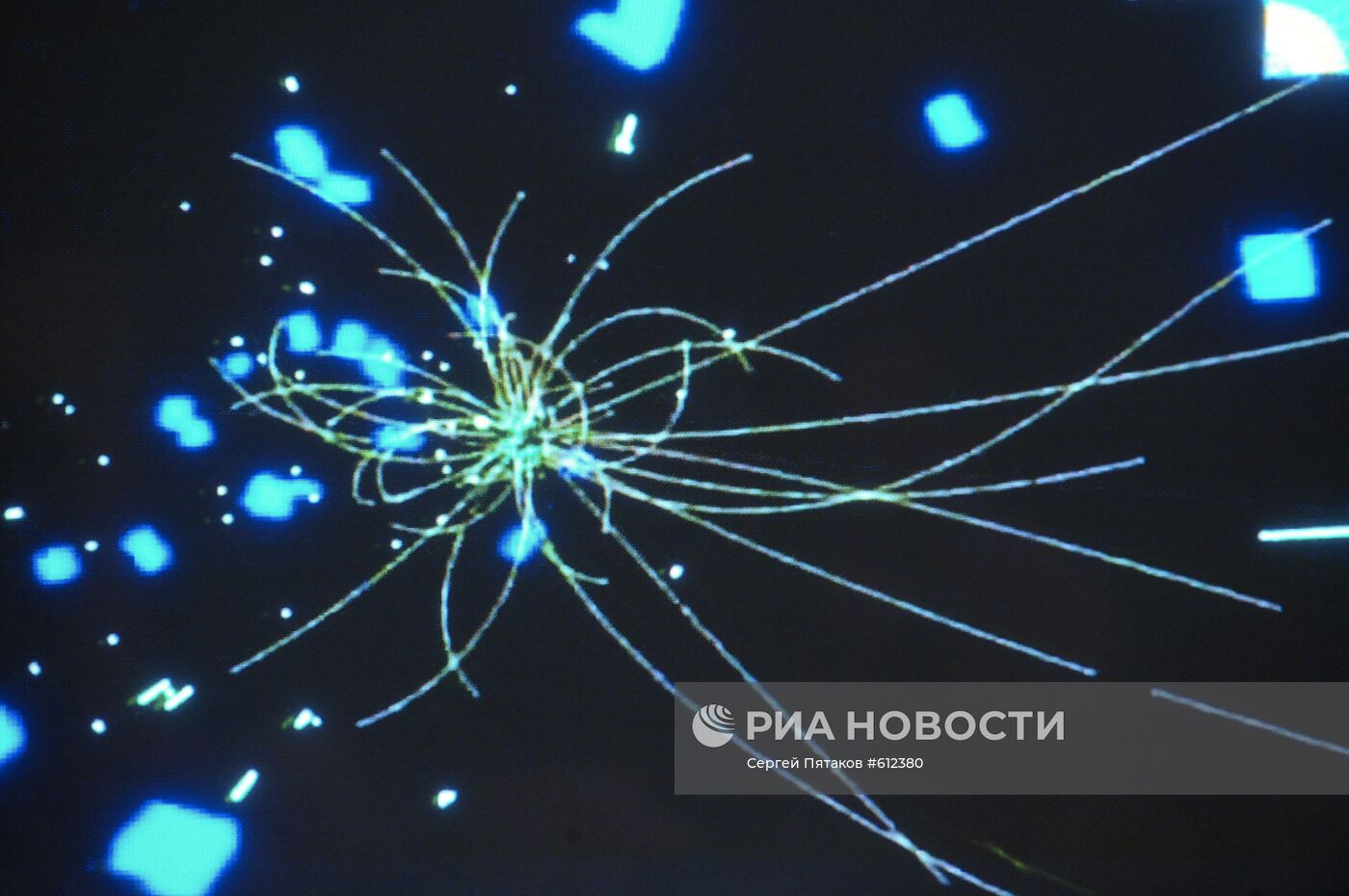 Треки частиц в детекторе