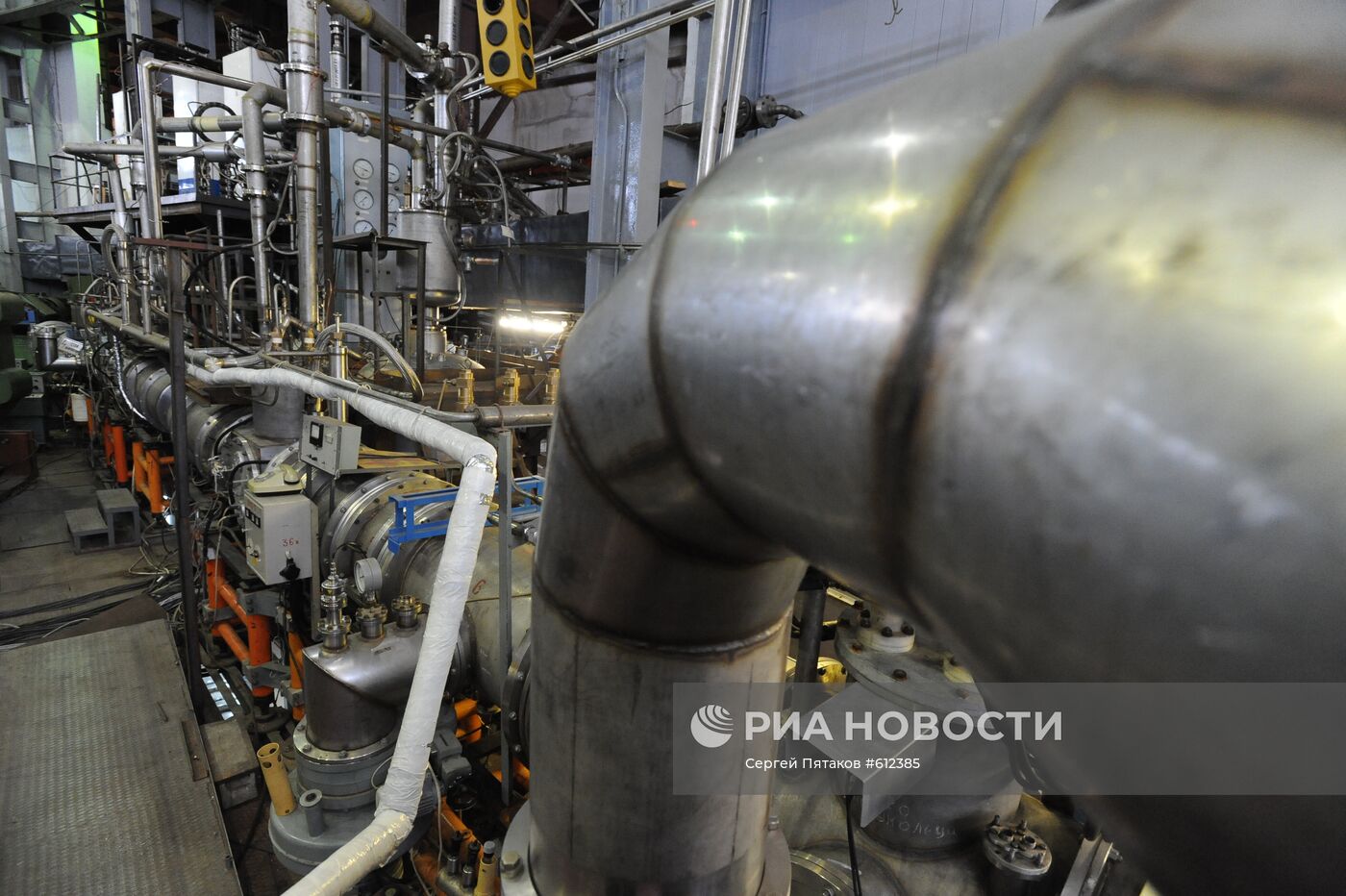 Элементы сверхпроводящего ускорителя ядер и тяжелых ионов