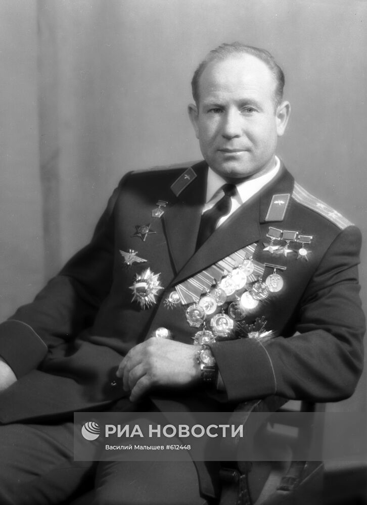 Алексей Леонов