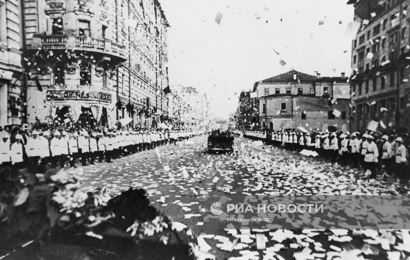 Встреча героев-летчиков и челюскинцев