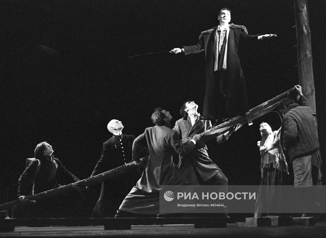 Сергей Маковецкий в спектакле "Ревизор"