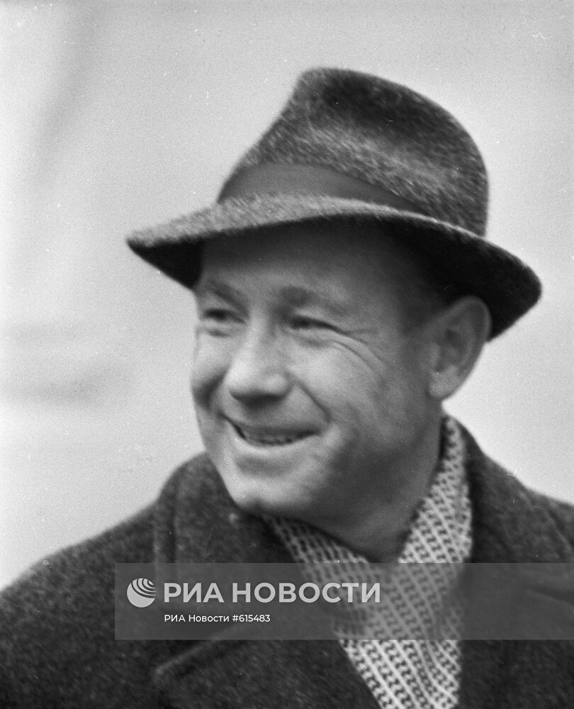 Алексей Леонов