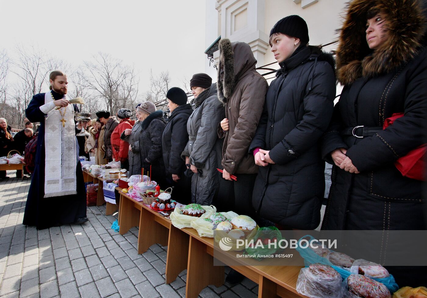 Освящение пасхальных куличей во Владивостоке