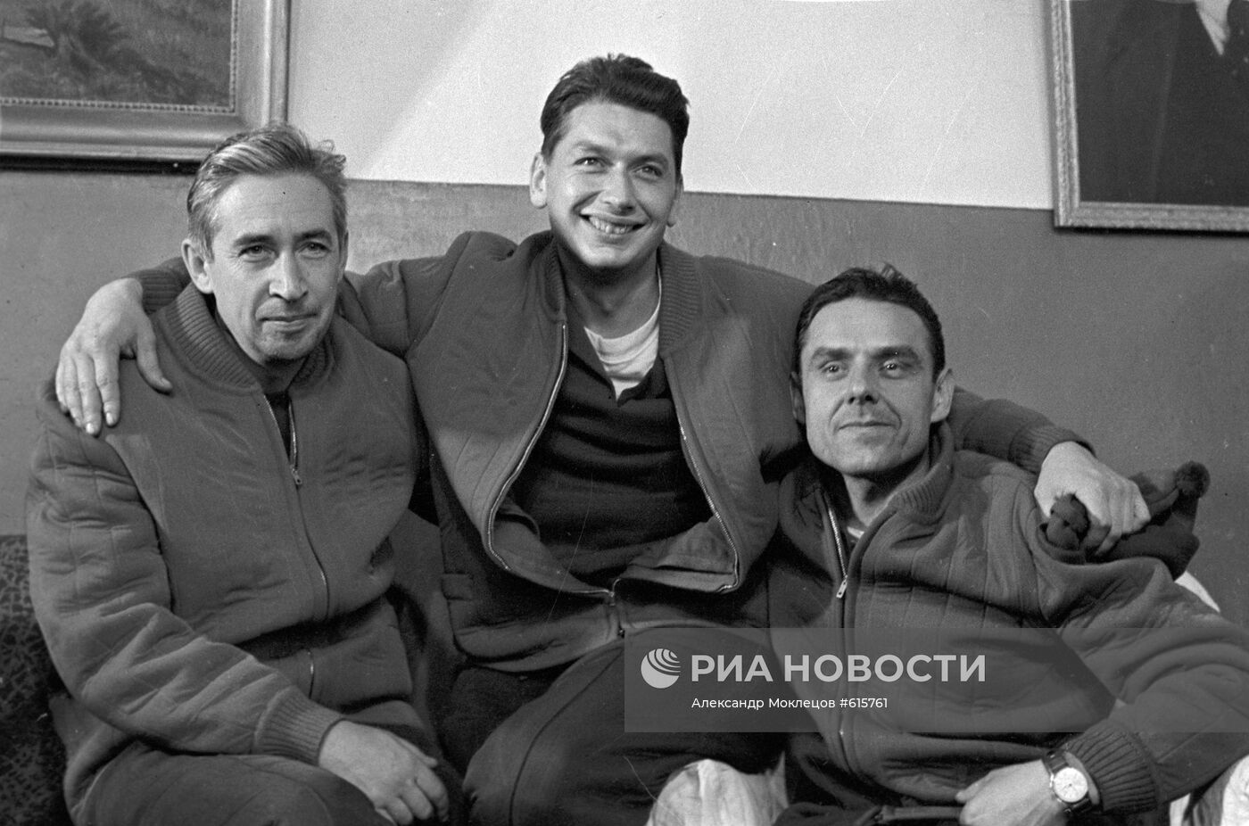 Советские космонавты Константин Феоктистов, Борис Егоров и Владимир Комаров