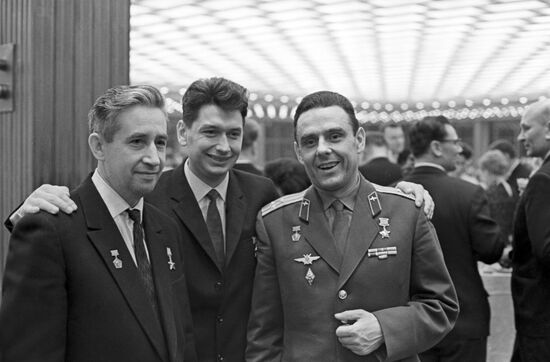 Экипаж космического корабля "Восход-1"