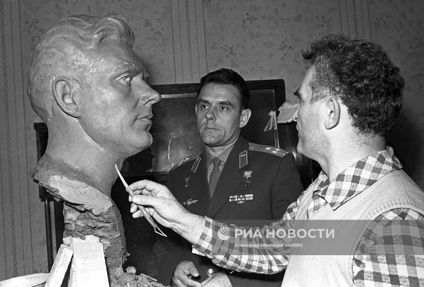 Летчик-космонавт СССР Владимир Комаров