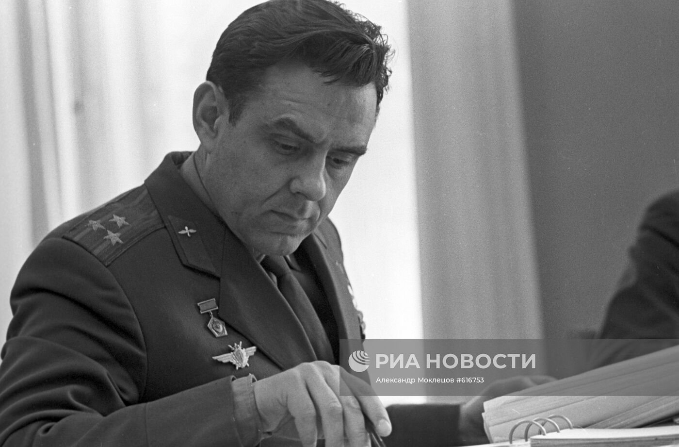 Космонавт Владимир Михайлович Комаров
