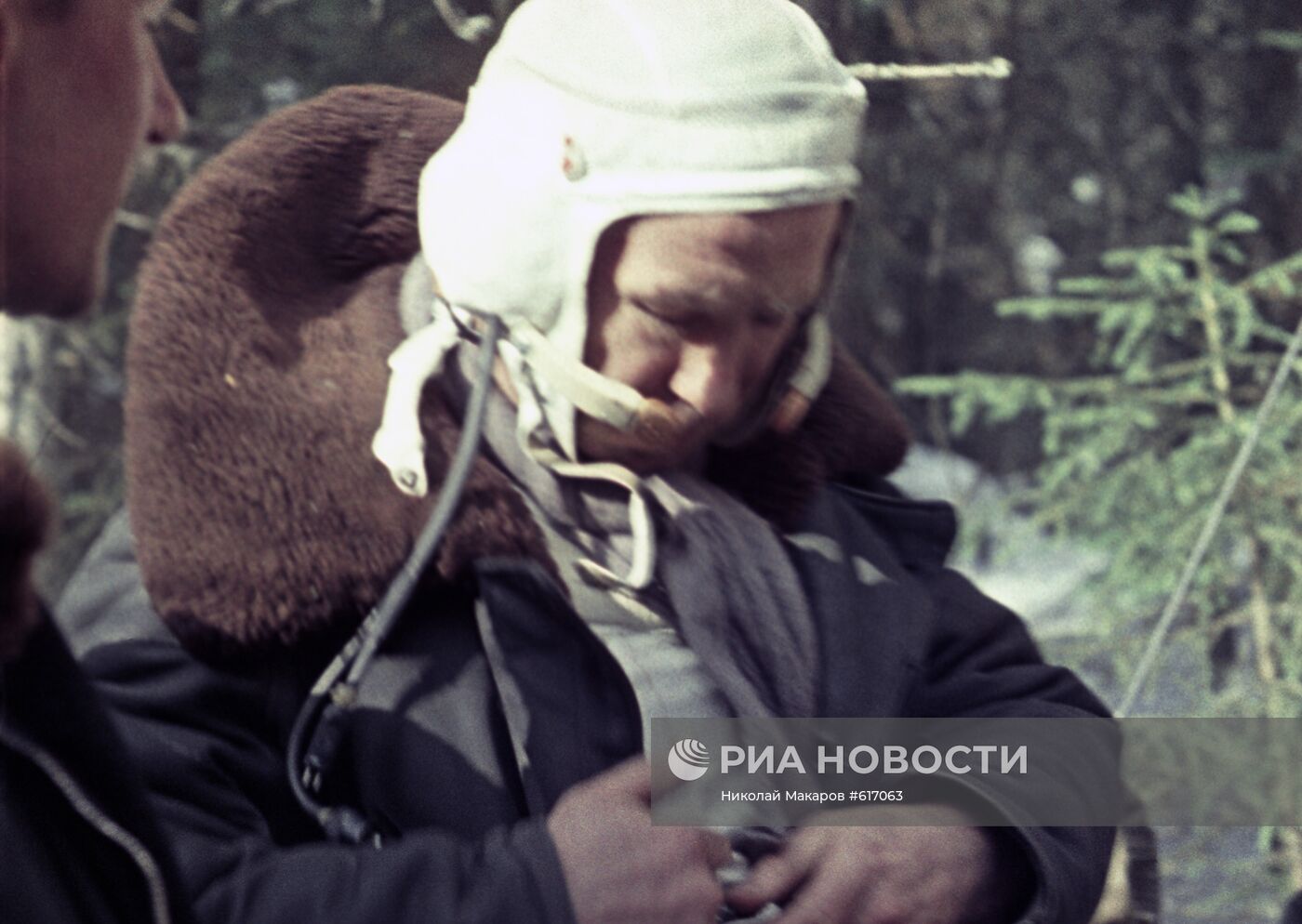 Кадр из документального фильма "Человек вышел в космос"