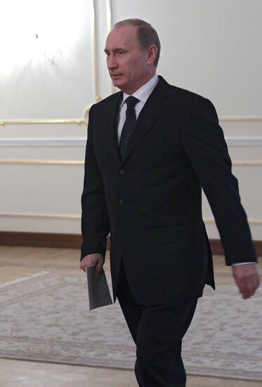 Владимир Путин провел совещание по системе ГЛОНАСС